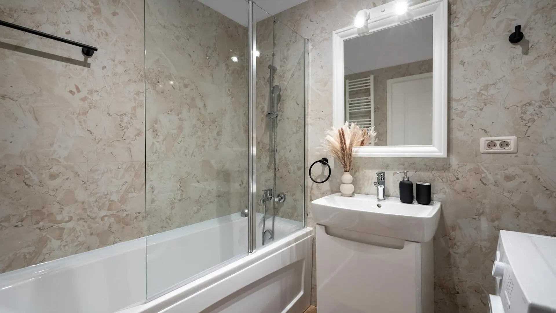 Central Residence Apartment 108 Boekarest