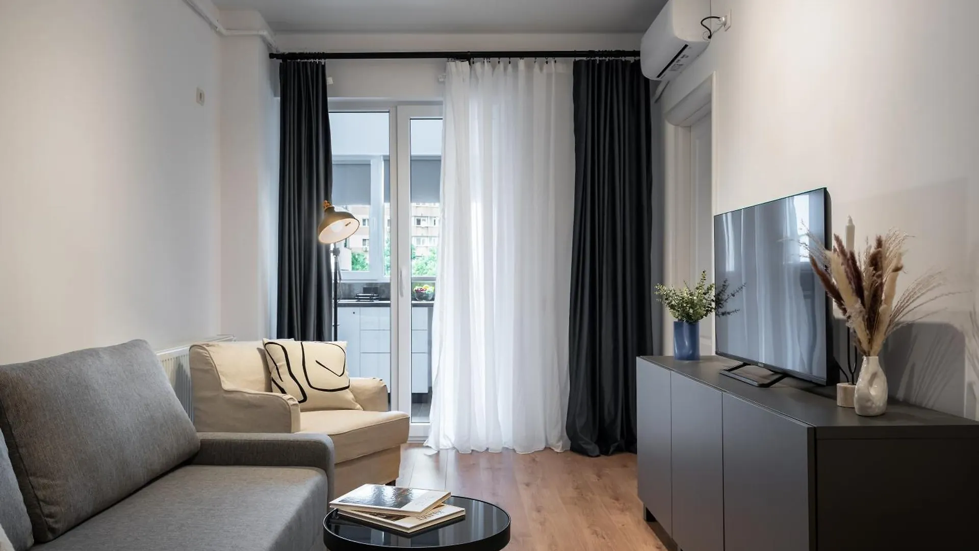 Central Residence Apartment 108 Boekarest